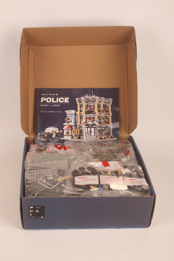全新 BRICK TOWN 警察局积木 3200PCS