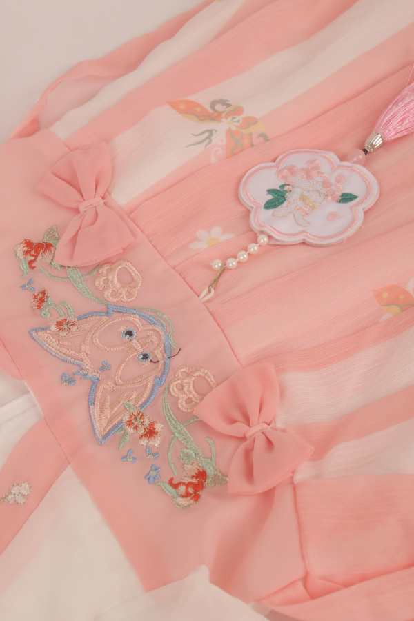 9.8新 儿童汉服连衣裙 120码