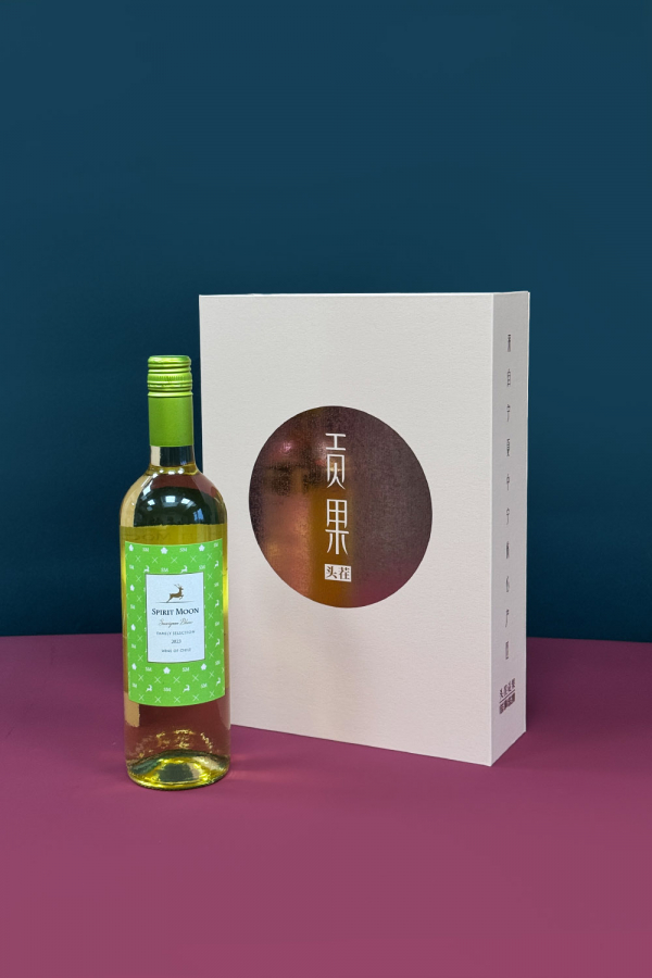 1盒头茬贡果+1瓶智利精灵鹿白葡萄酒